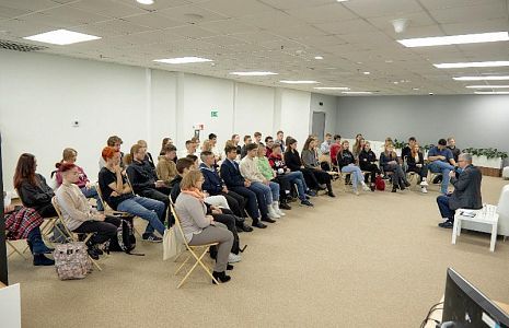 Встреча губернатора Камчатского края Владимира Солодова со студентами приморских вузов в ДВФУ